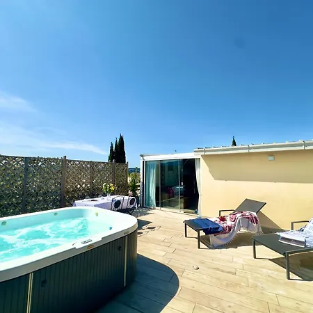 Sunset Jacuzzi Penthouse In Apartment *