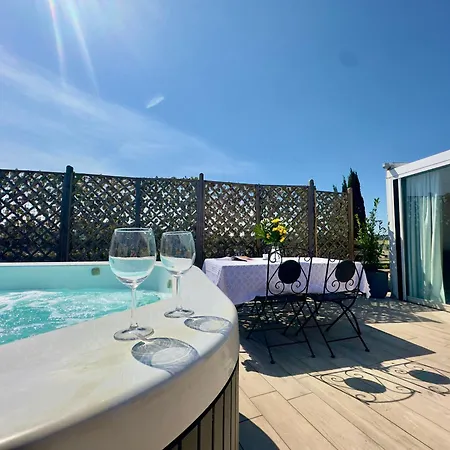 Sunset Jacuzzi Penthouse In Apartment Florence